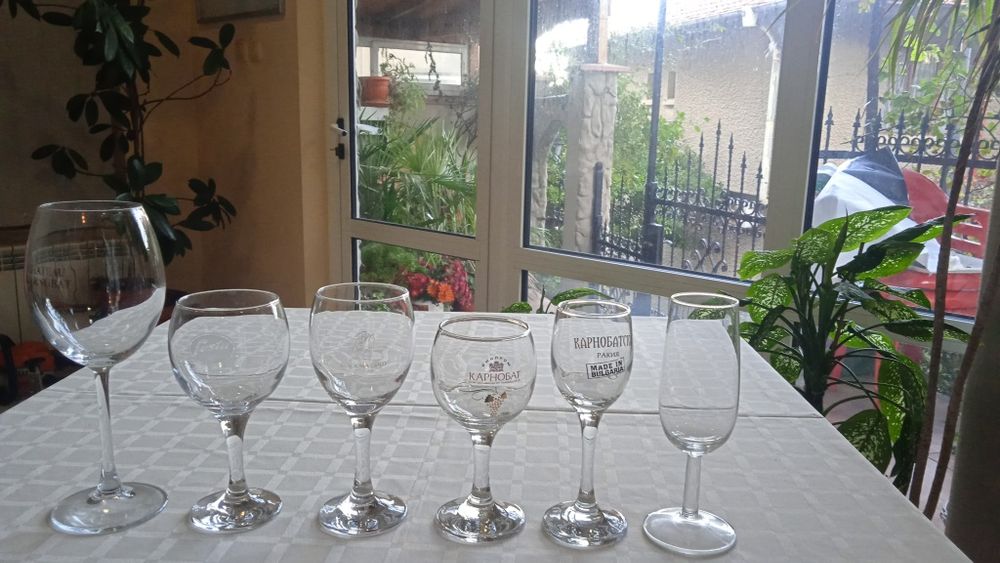 Продавам нови рекламни чаши за колекции или за лична употребаи чаши за