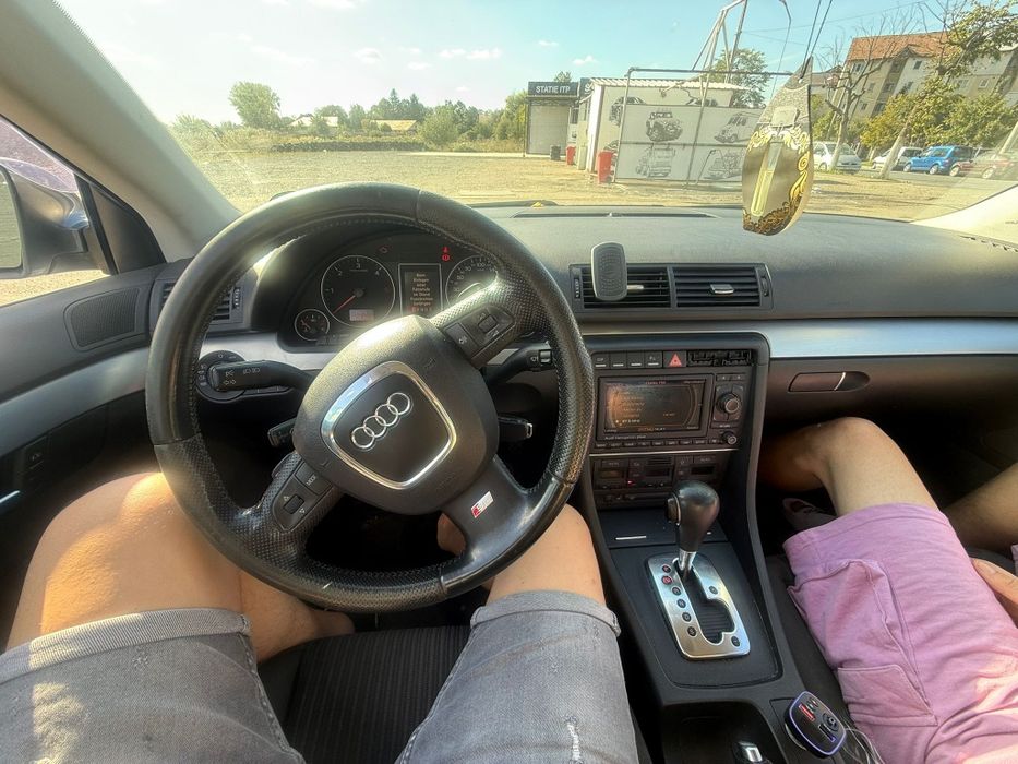 Vând Audi A4 S line