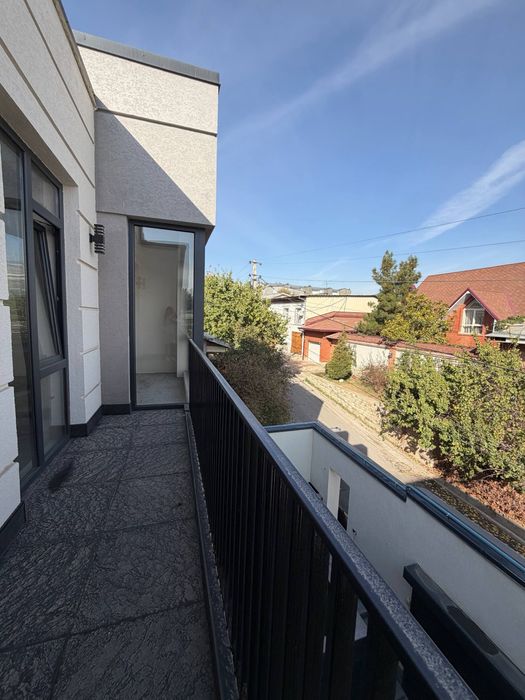 Мирзоулугбек район 3,2 сотки новый дом с бассейном