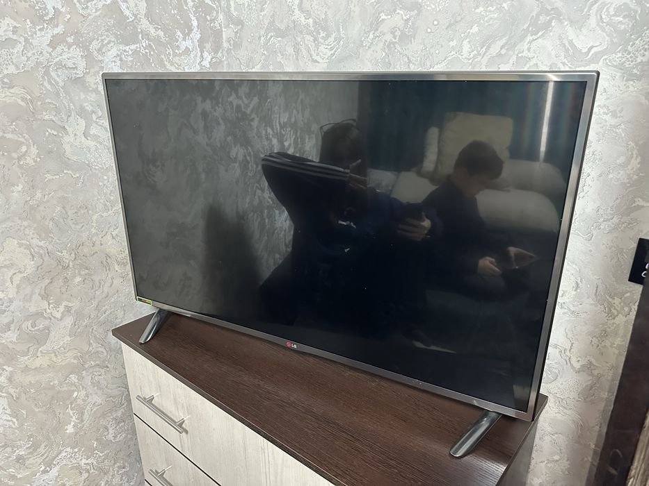 Продам телевизор марки LG