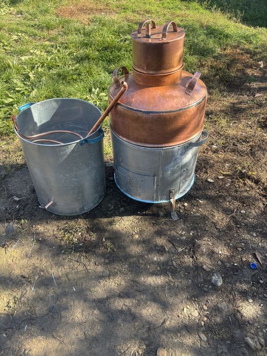 Vand cazane pentru tuica