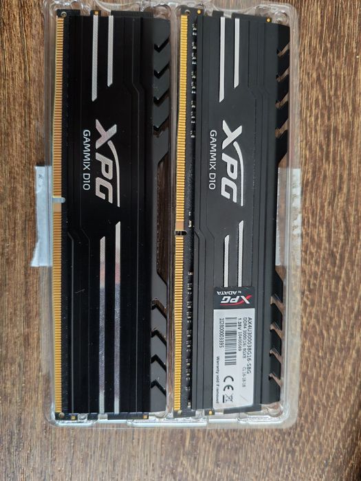 Memorie RAM Adata 8+8 G, 3000 mhz, 16 cl
