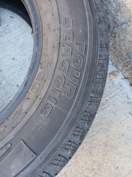 Всесезонни бусови гуми Pirelli-225/70/15.C-2018година