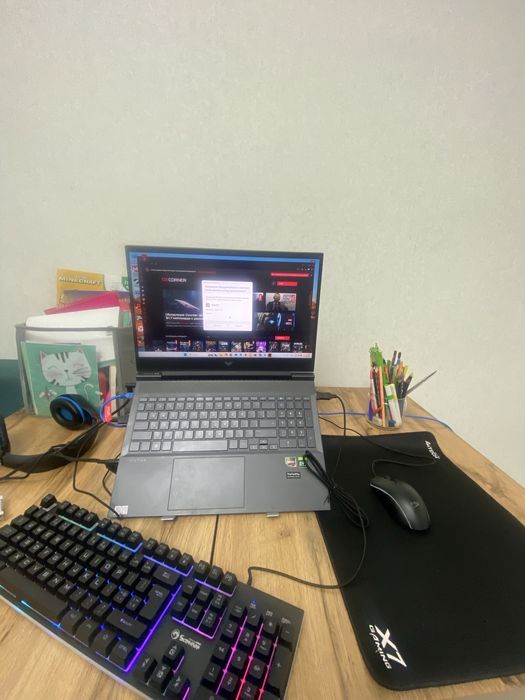 Продаю ноут торг уместен