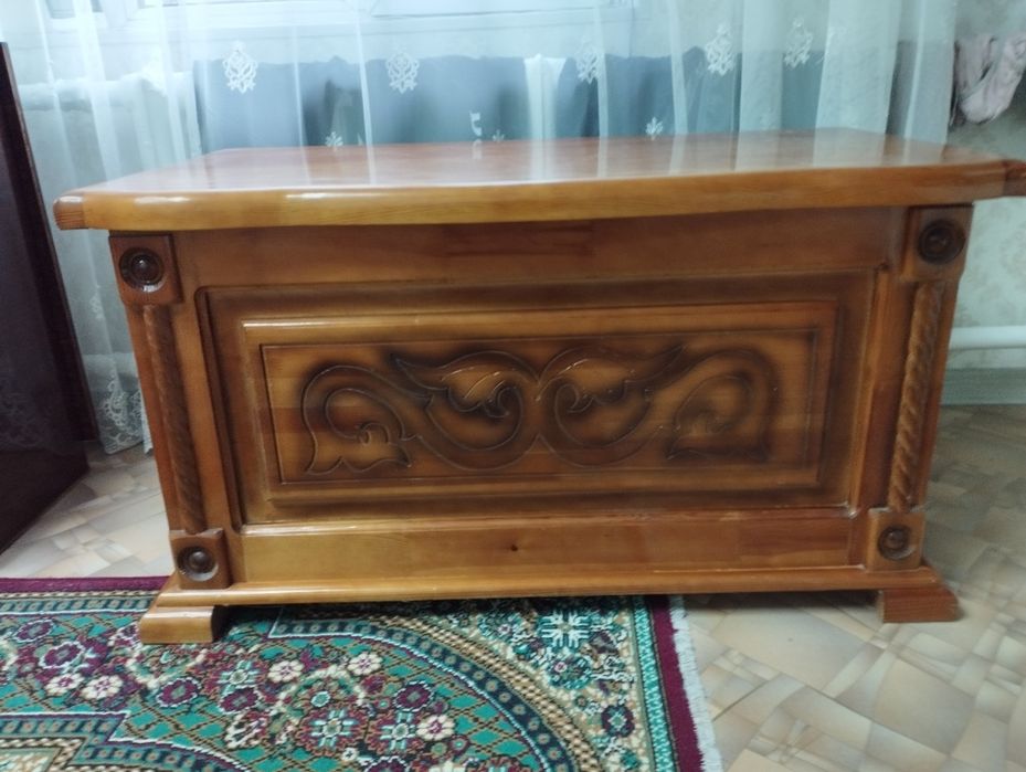 Сундук деревянный