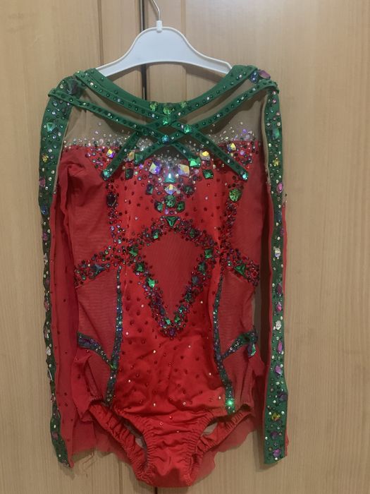 Продам купальник для художественной гимнастики