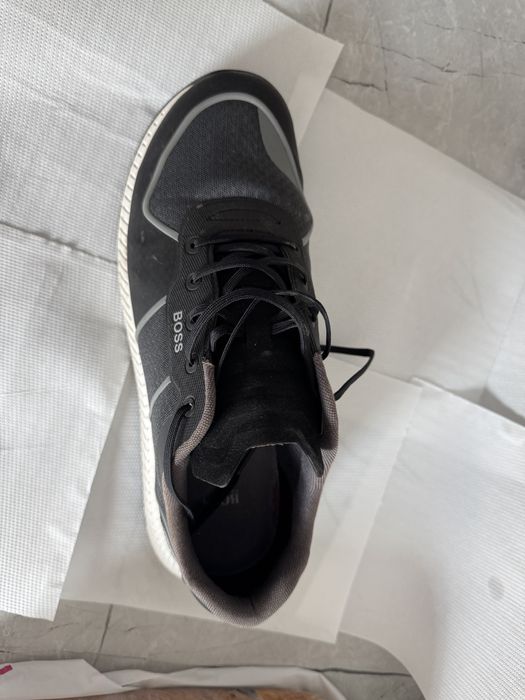 Boss sneakers second hand