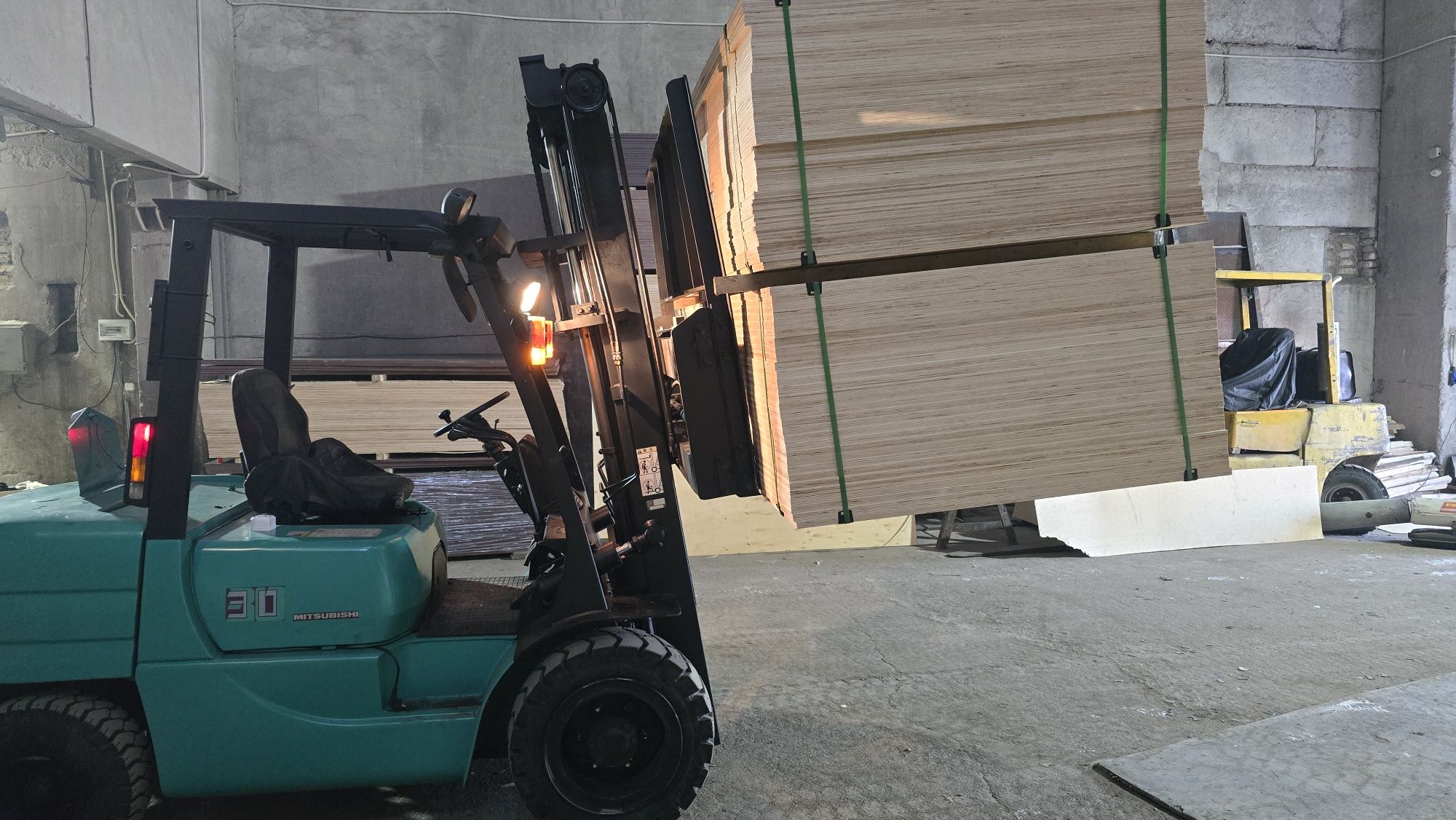 Продам вилочный погрузчик кара Астана