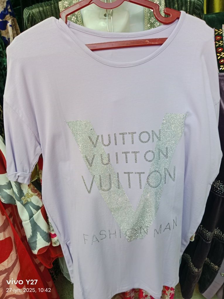Yozgi futbolkalar qizlar uchun