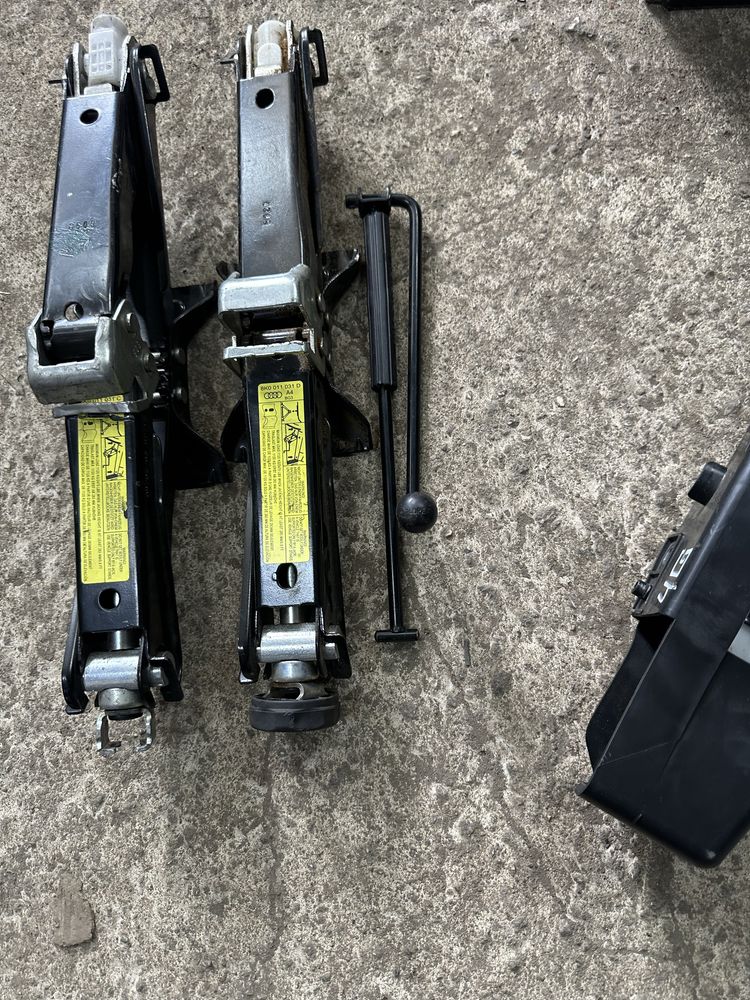 Крик за Audi A6 4F Ауди А6 Oem Номер: 4F0 011 031 H