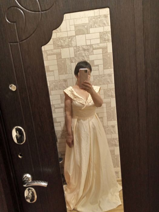 Платья, новые с этикетками