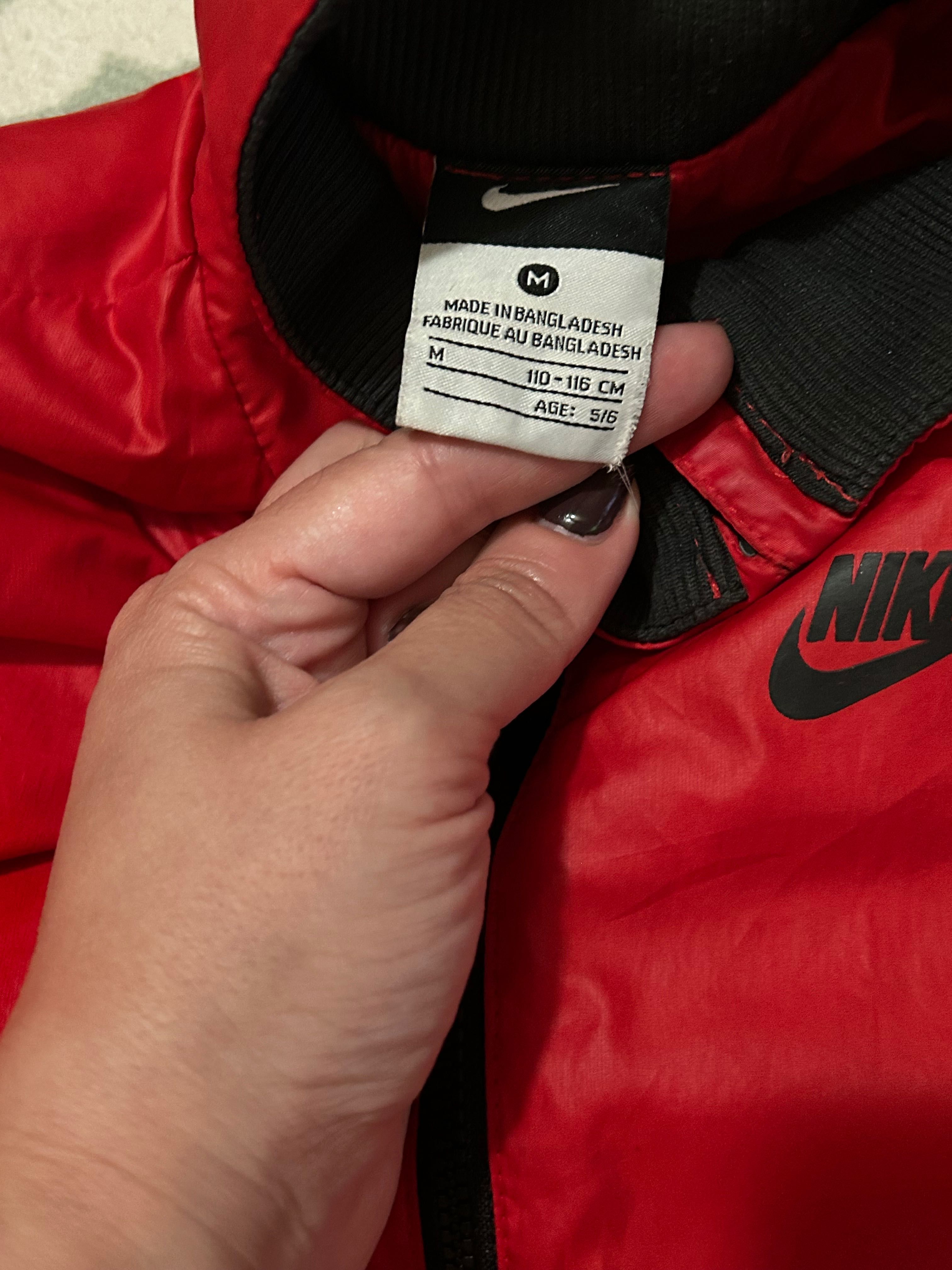 Детска ветровка nike