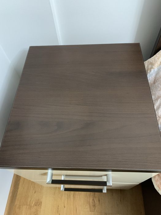 Vand noptiere din PAL, 450 ron/buc