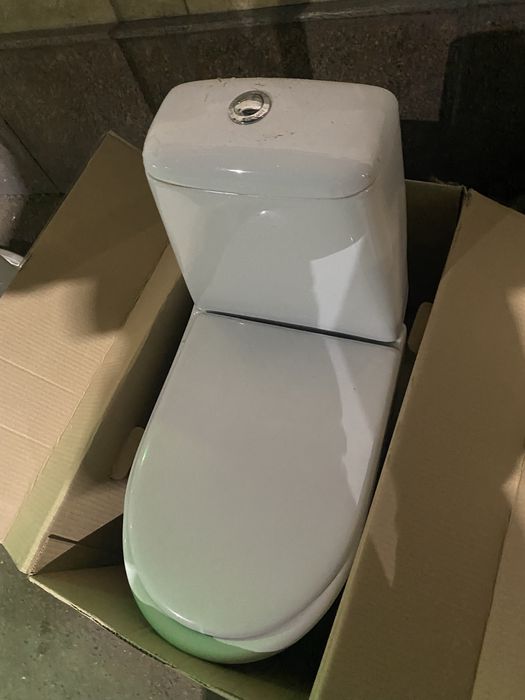 Продам унитаз б/у в отличном состоянии