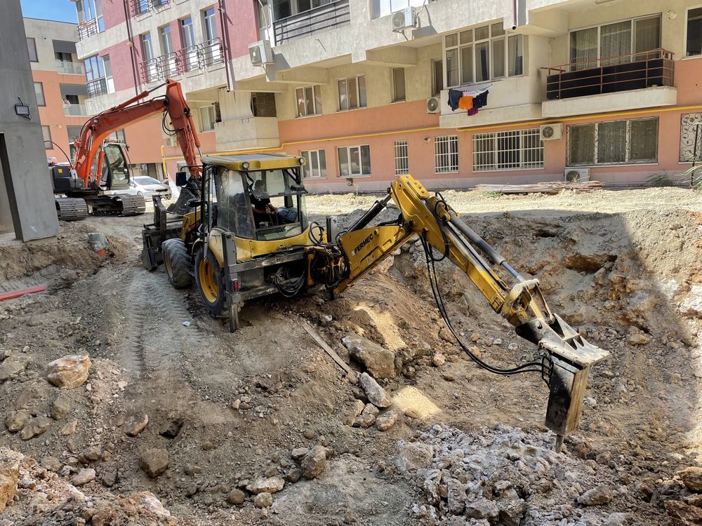 Inchirieri buldoexcavator, cilnindru compactor