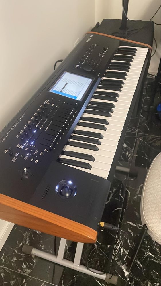 Korg Kronos 2. 61