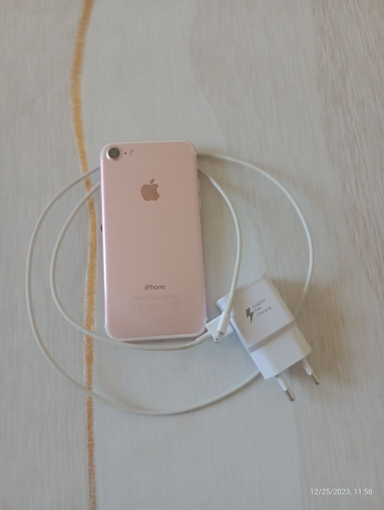 Продавам iphone 7