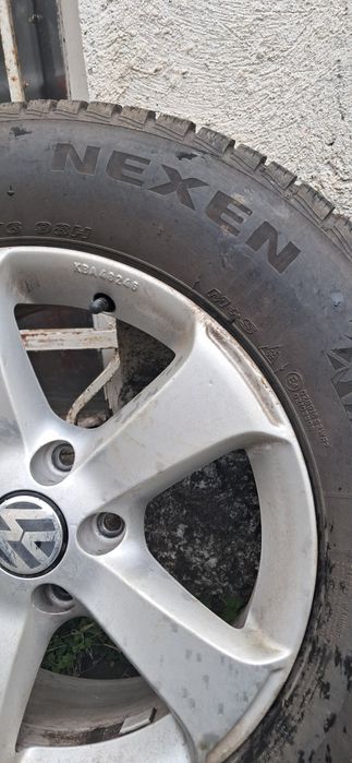 Продавам зимни гуми с джанти