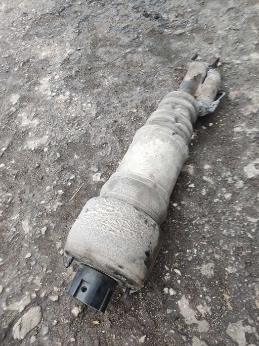 Предна възглавница за W219 cls