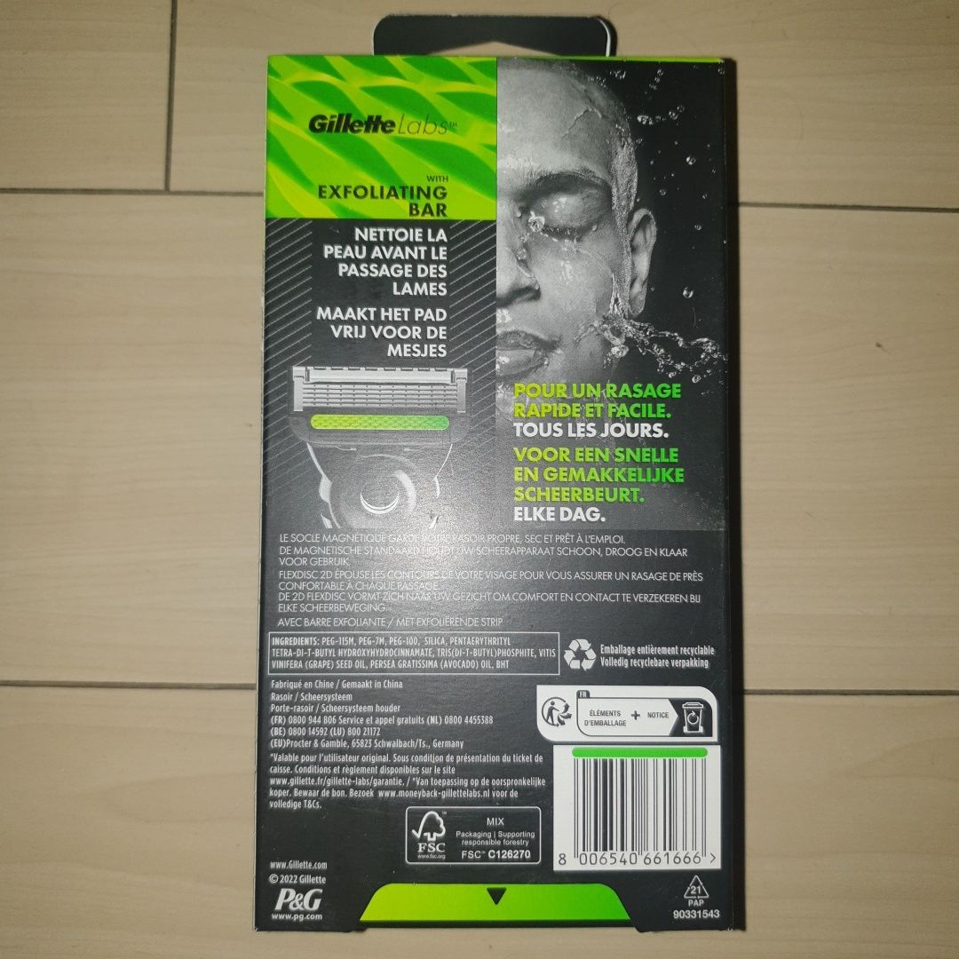 Aparat Gillette Labs cu o rezerva și suport..sigilat