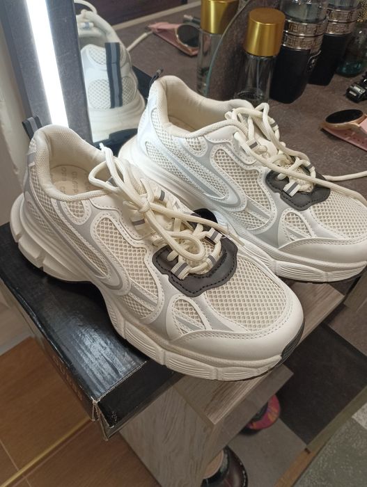 Нови сникърси cropp