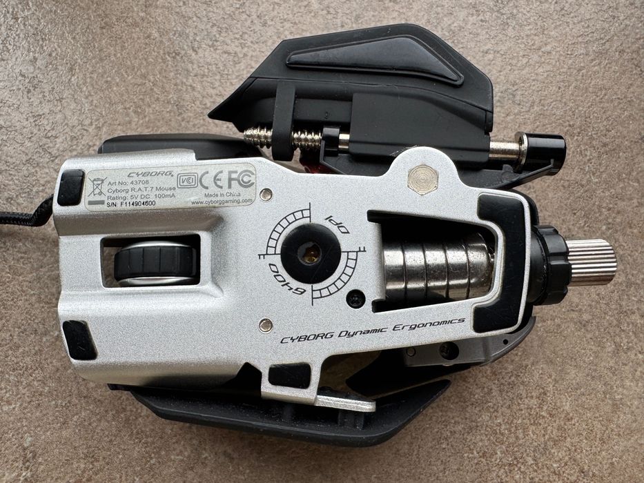 Продавам клавиатура Logitech G510s с подарък мишка