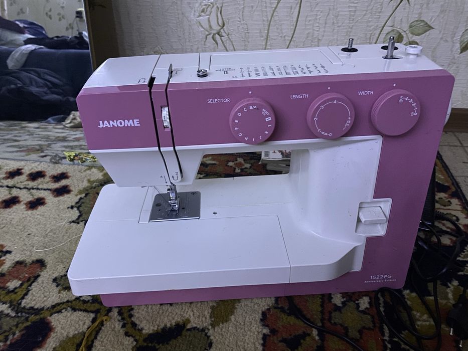 Швейная машина Janomr