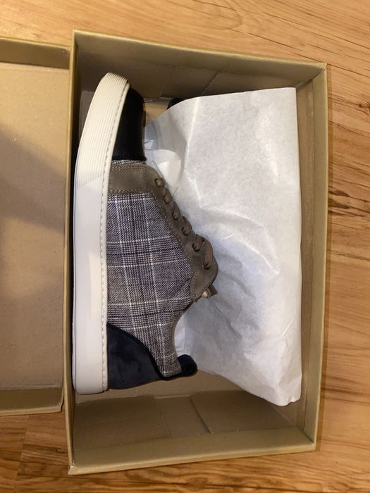 Чисто нови мъжки обувки