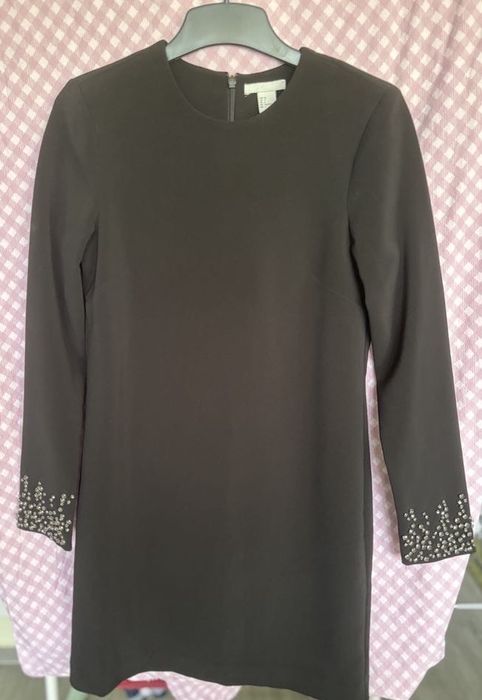 Черна рокля с дълъг ръкав