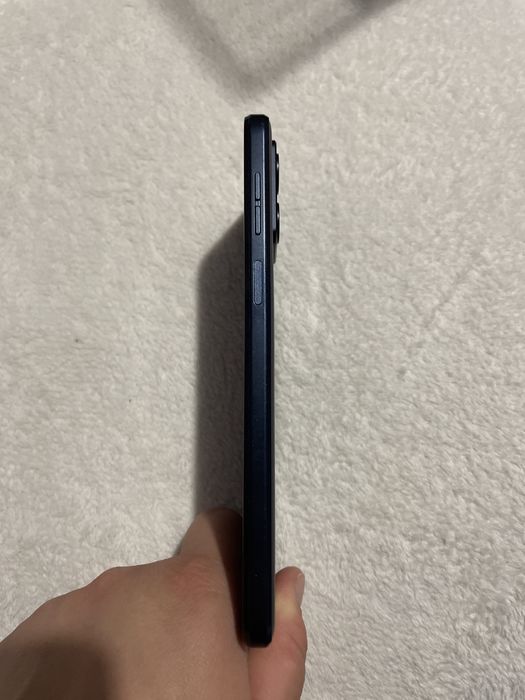 Vând telefon moto aproape nou