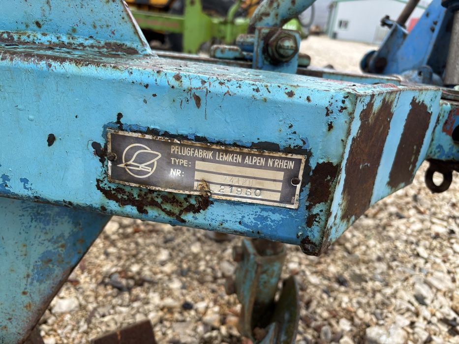 Plug reversibil 3 brazde lemken