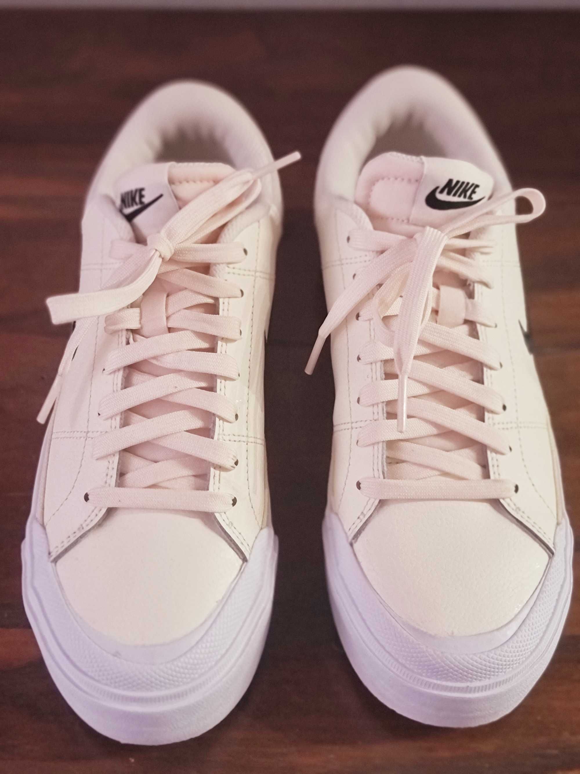 NIKE Маратонки Кецове WMNS Court
