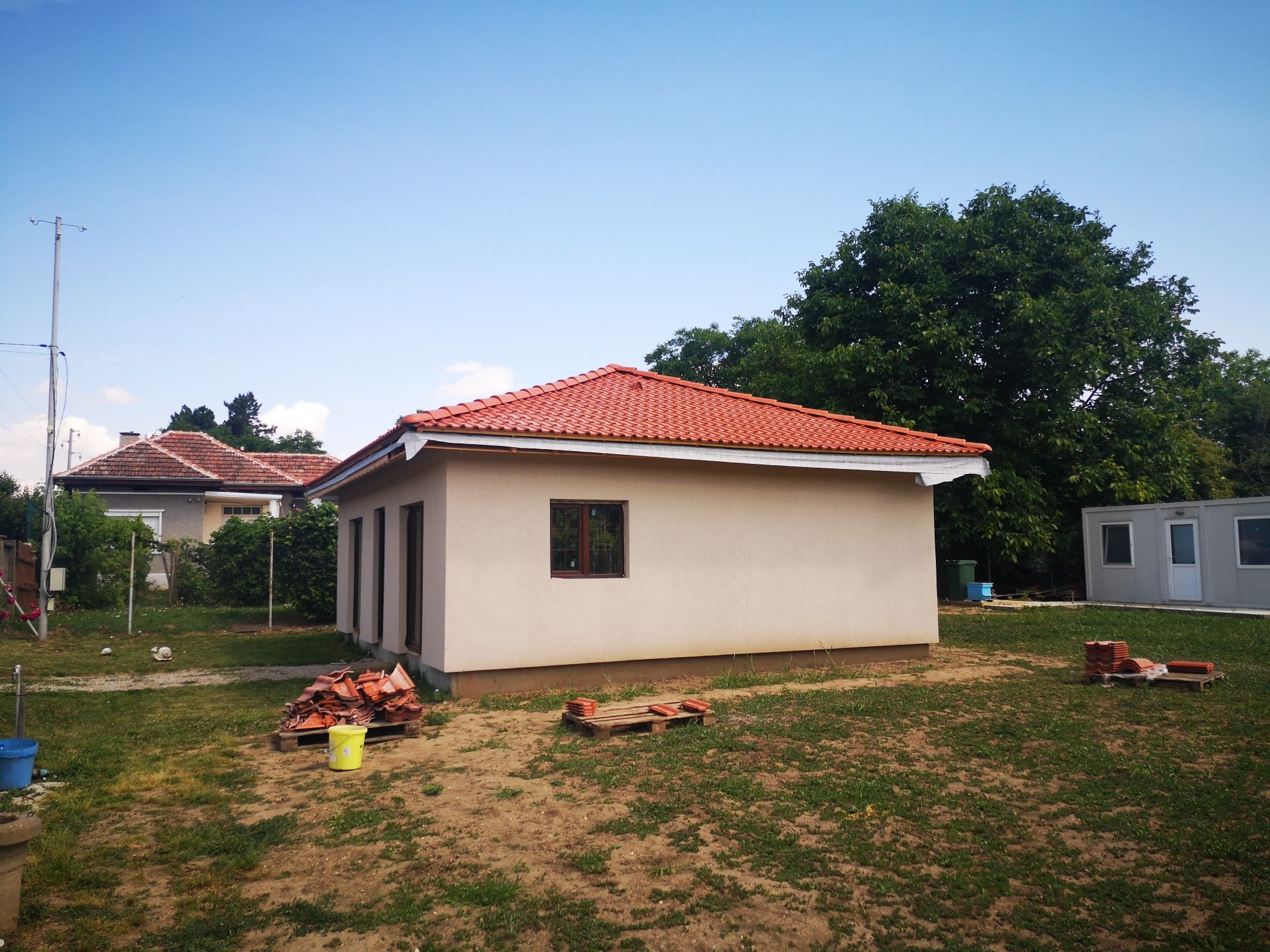 Продавам нова къща в село Бръшлен