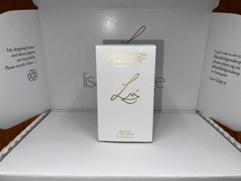 Fond de ten Lisa Eldridge – Seamless Skin Enhancing Tint (Shade T8)