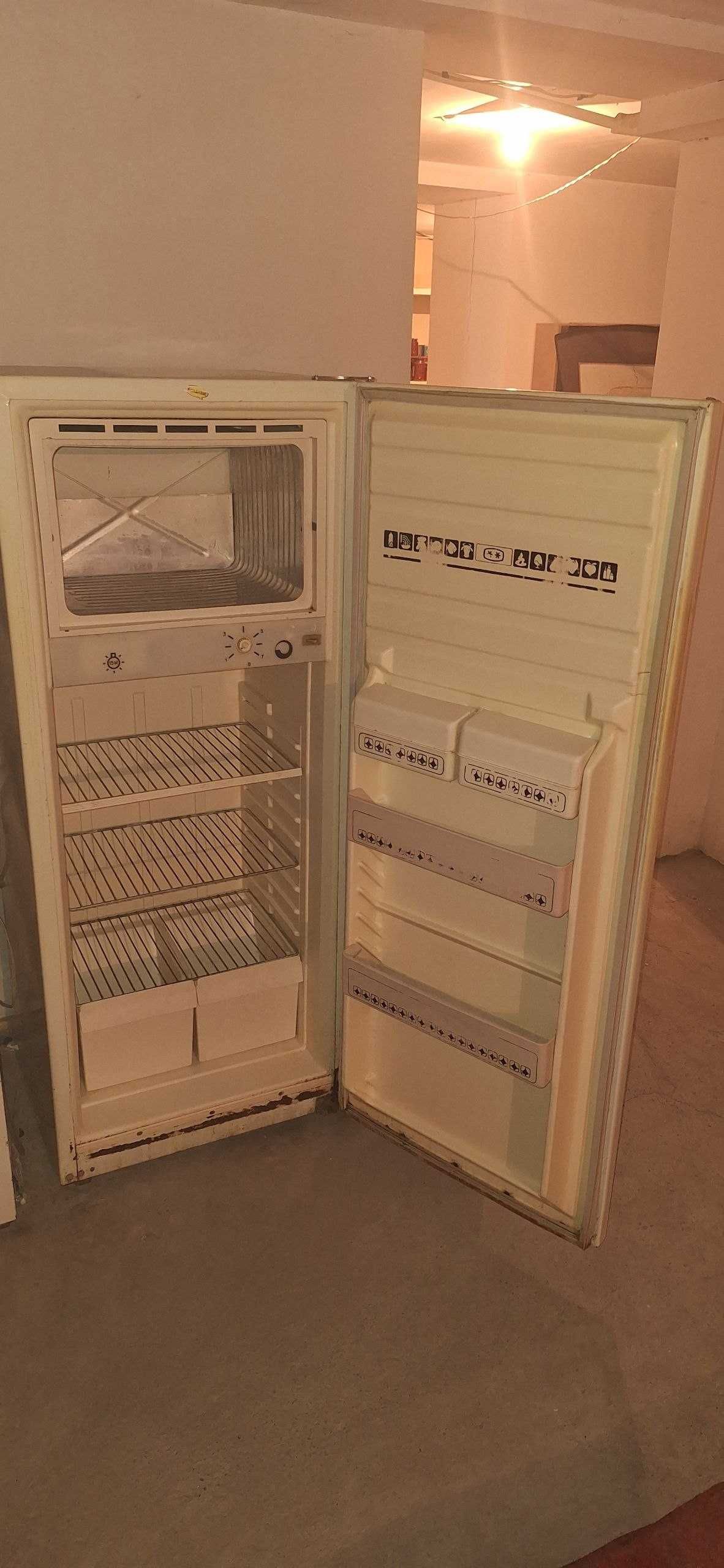 Холодильник советский