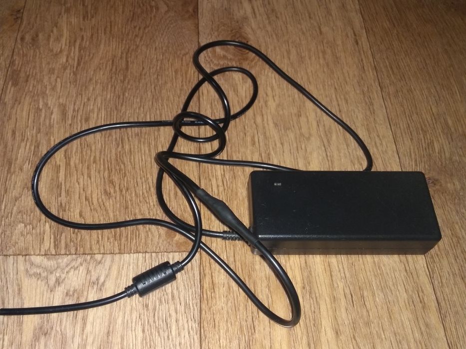 Продам блок питания HP для ноутбука (без штекера)