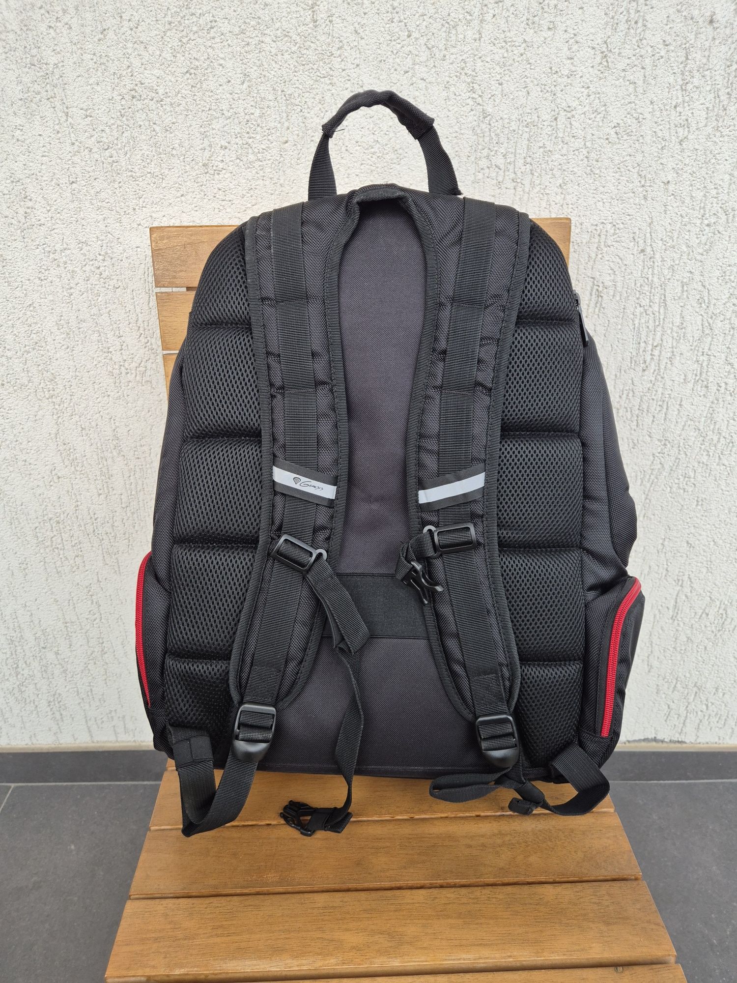 Ghiozdan laptop gaming Genesis