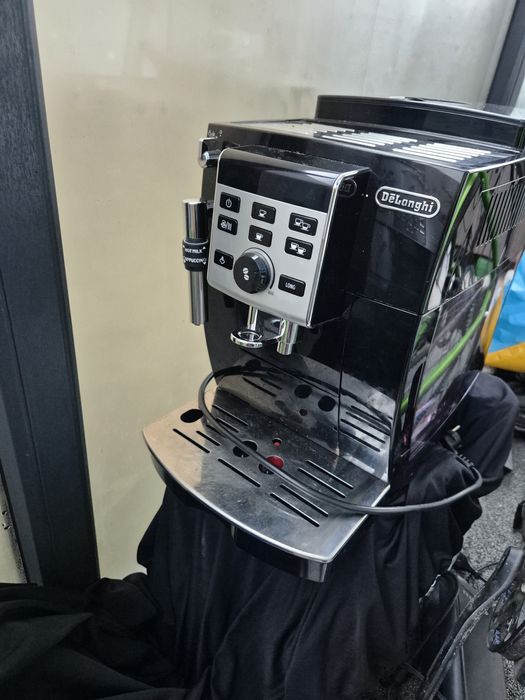 Espressor cafea delonghi
