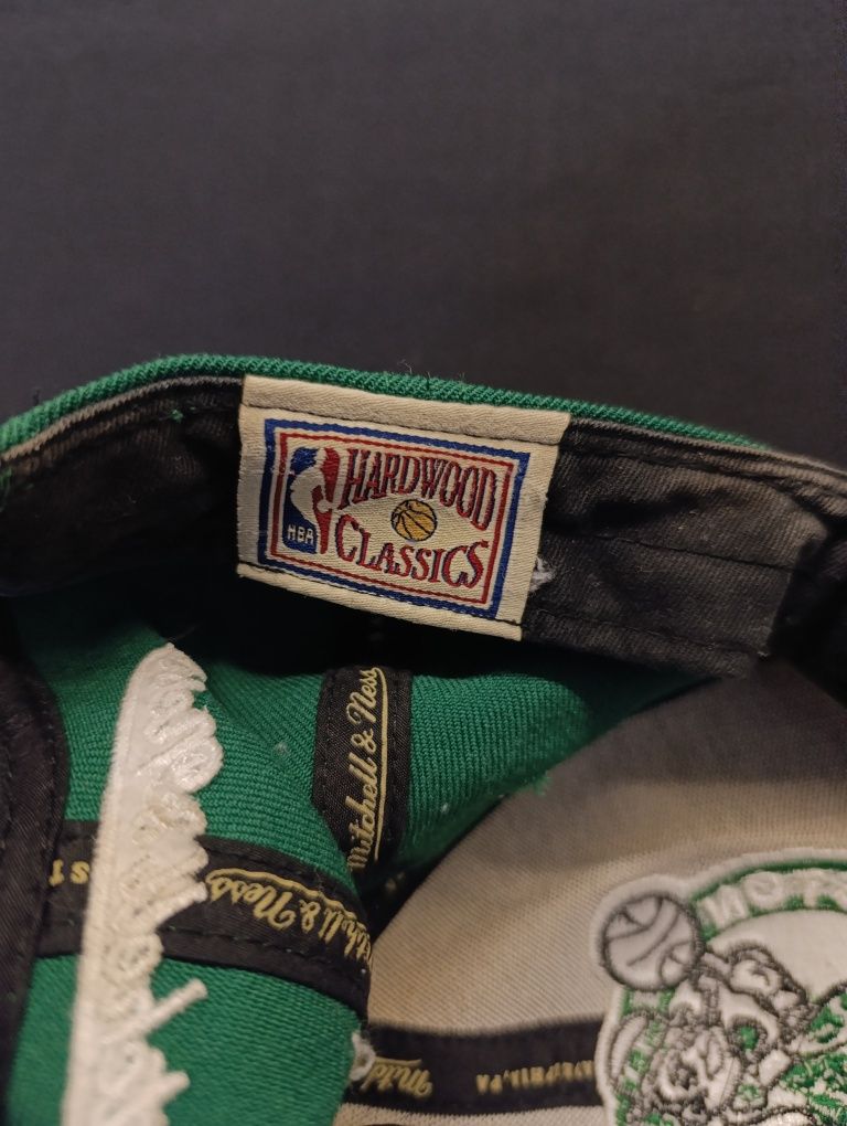 Шапка на Boston Celtics