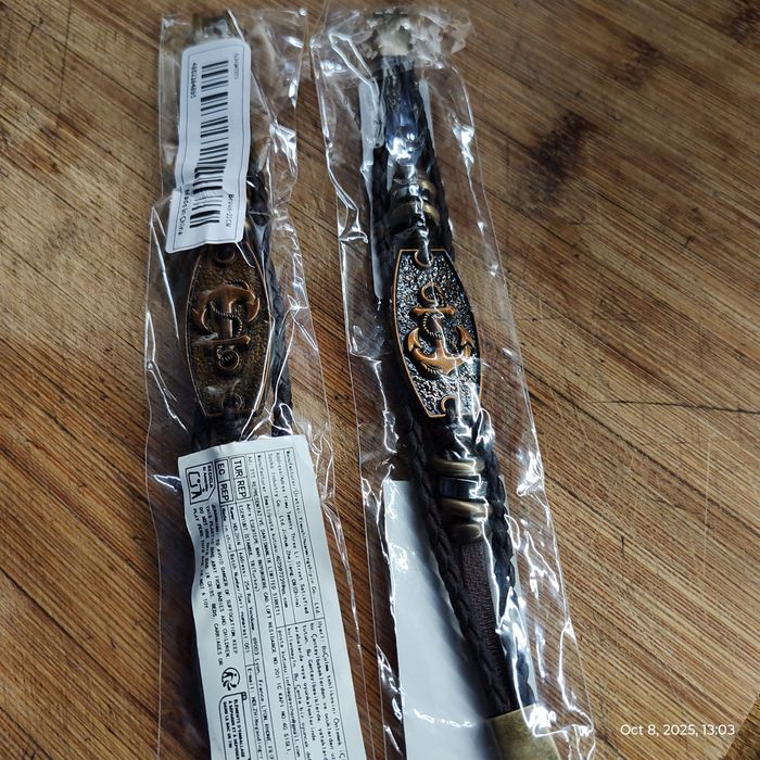 Гривна, кожена мъжка гривна с котва.