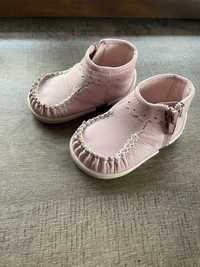 Бебешки обувки Беко размер 18