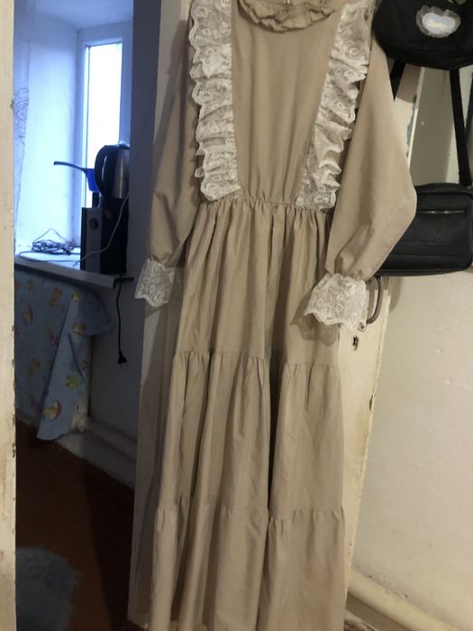 Платье очень красивое и дешевое.