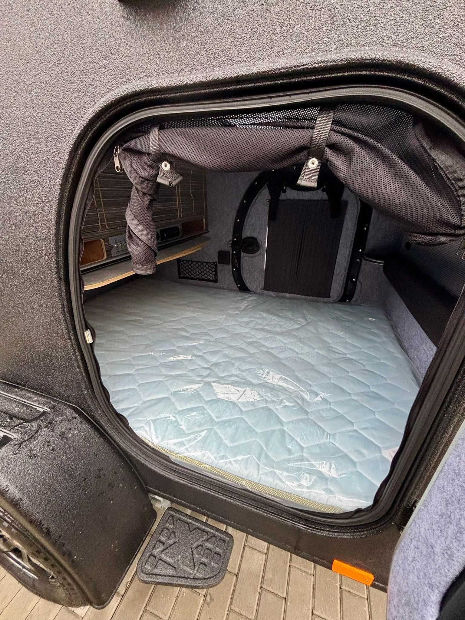 Rulotă Compactă Premium X-Line, negru, Lifestyle Camper