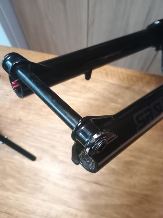 Въздушна вилка sr suntour raidon