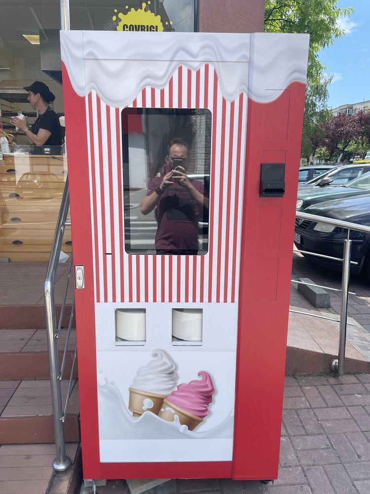 Aparat automat de inghetata self service