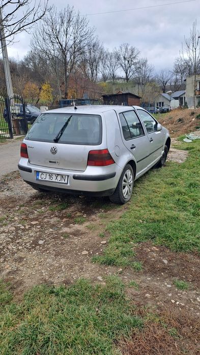 Vand Golf 4 1.4 benzina