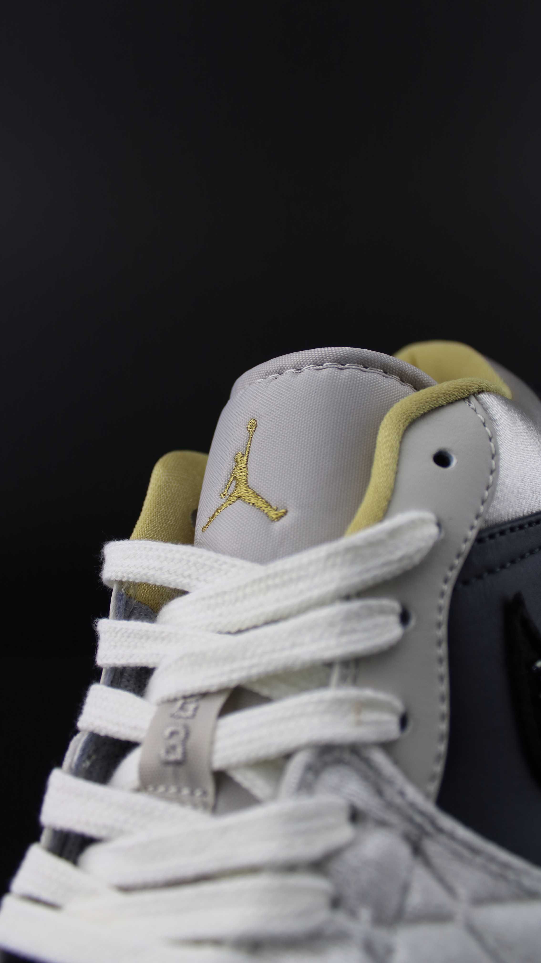 Air Jordan 1 Low SE 'Beaded Swoosh' + CADOU