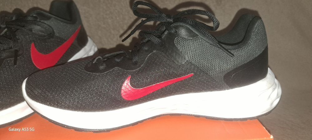 МАРАТОНКИ Nike Revolution 6