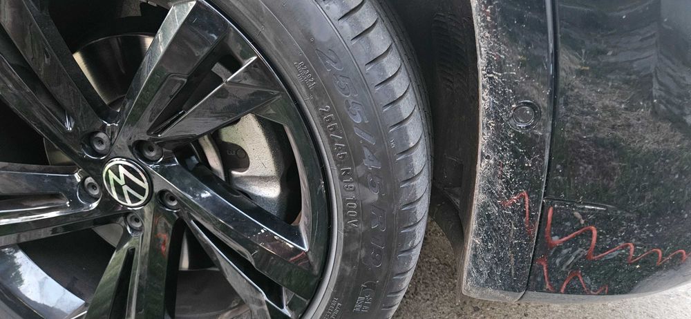Гуми pirelli scorpion 255 45 19 dot 2024 и 2022