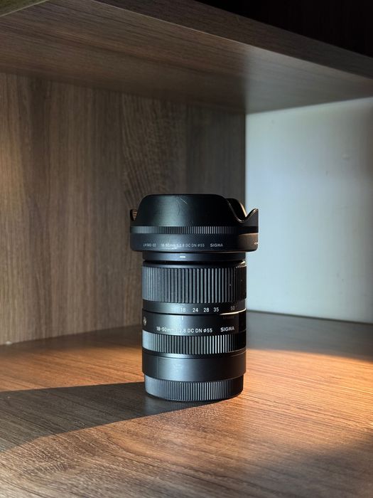 Sony a6400 + Sigma 18-50 f/2.8 DC DN